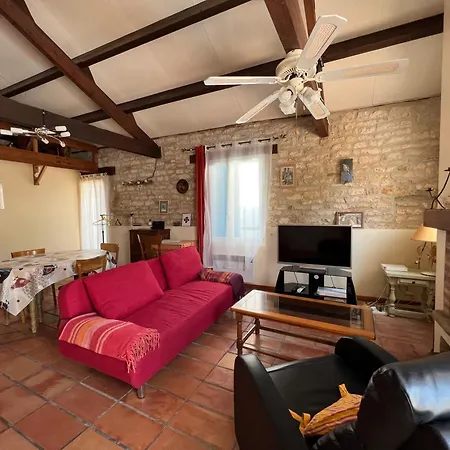 Maison Agreable Avec Cour Privee Holiday home