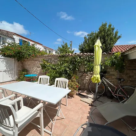 Maison Agreable Avec Cour Privee Holiday home Dolus-d'Oleron